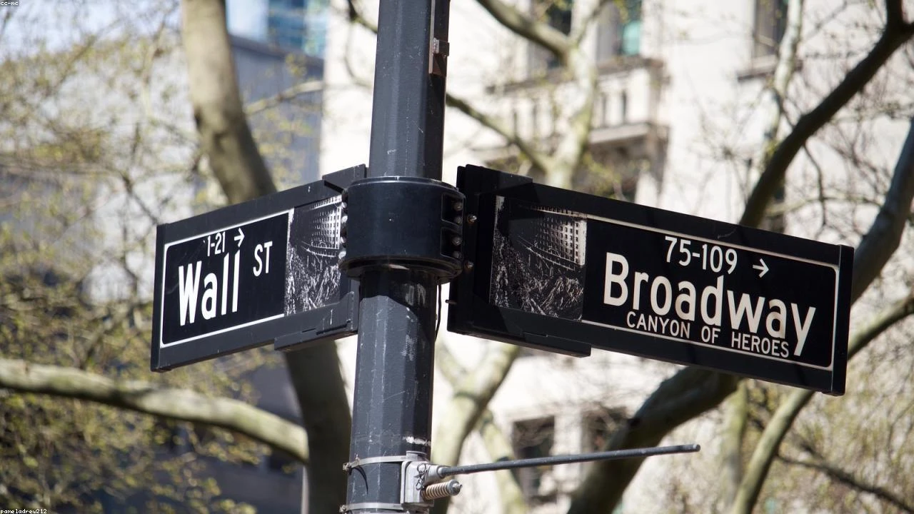 2 Consumer Dividend Stocks to Buy for High-Yield Dividend Growth